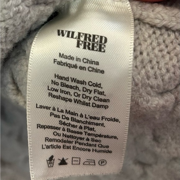 Aritzia Wilfred Free 100% Wool Turtleneck Chevron Pattern Sweater Size Sm Gray - Picture 4 of 13